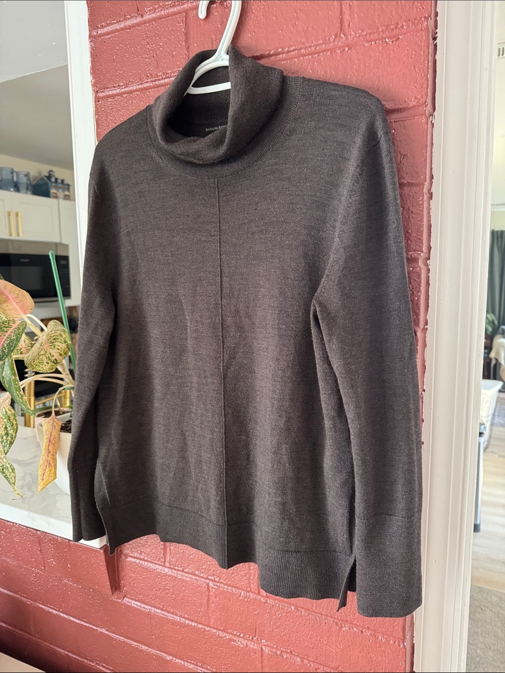 Banana Republic 100% Merino Wool Brown Cowl Turtleneck Sweater Medium - Picture 4 of 7